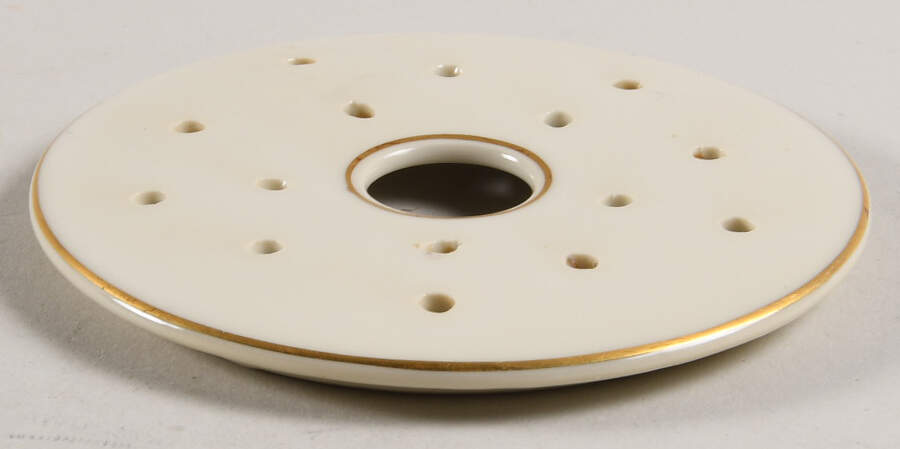 Crestwood Strainer for Round Butter by Noritake-1