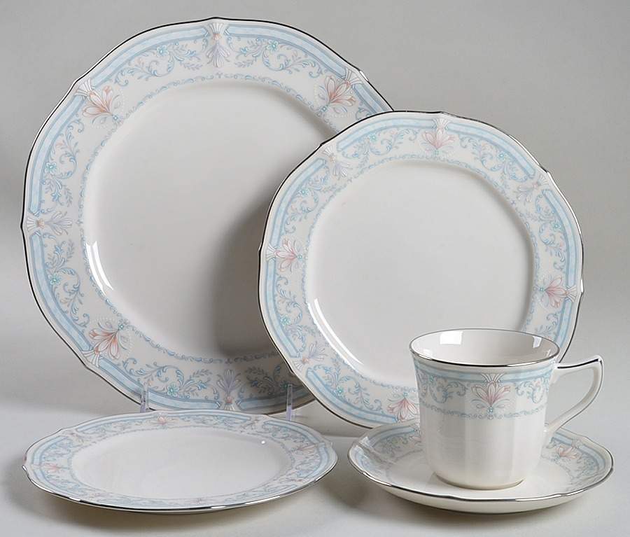 Crown Flower 5 Piece Place Setting by Noritake-1