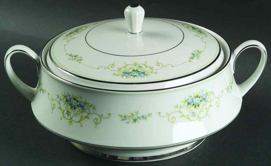 Culeton Round Covered Vegetable by Noritake-1