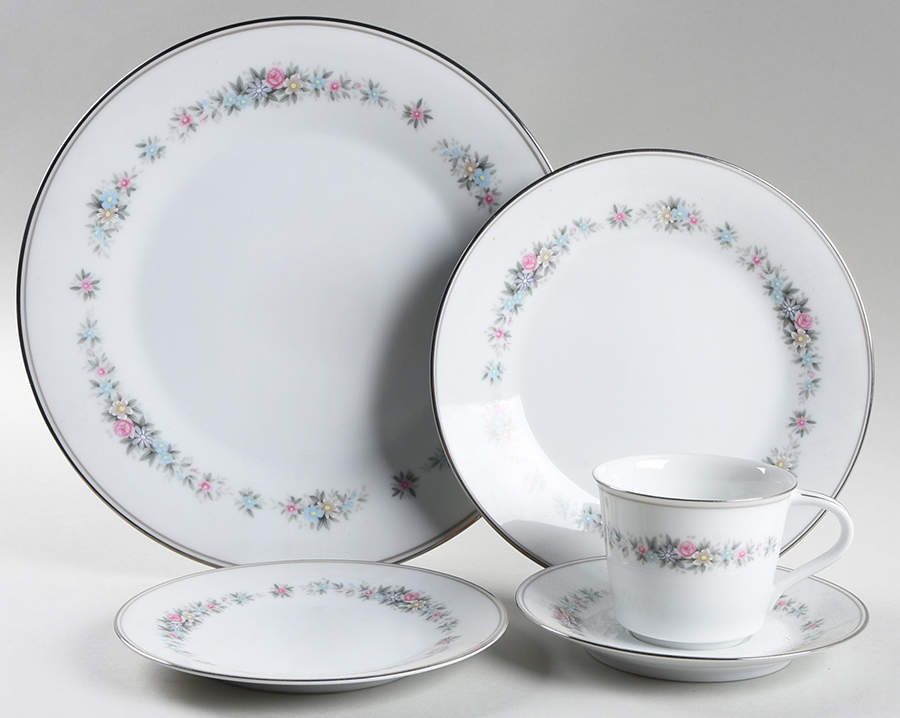 Cynthia 5 Piece Place Setting by Noritake-1
