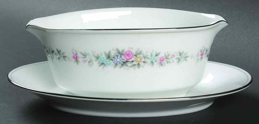 Cynthia Gravy Boat with Attached Underplate by Noritake-1