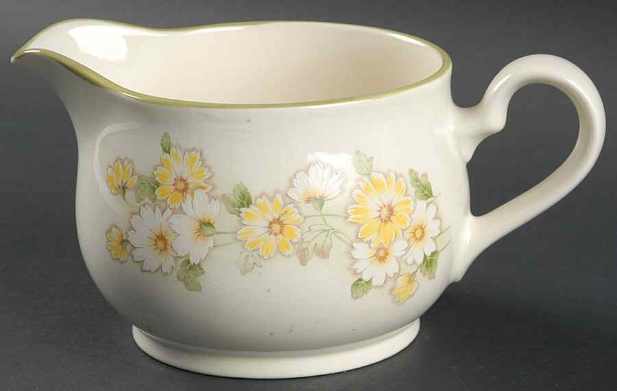 Daisygarland Gravy Boat by Noritake-1