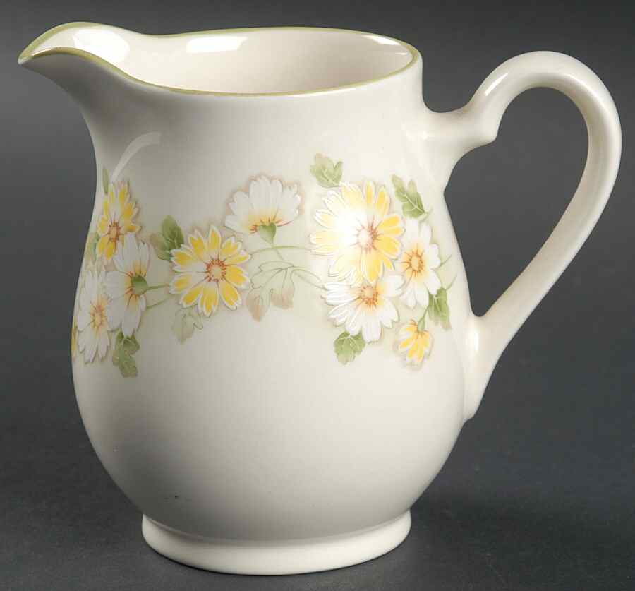 Daisygarland Creamer by Noritake-1