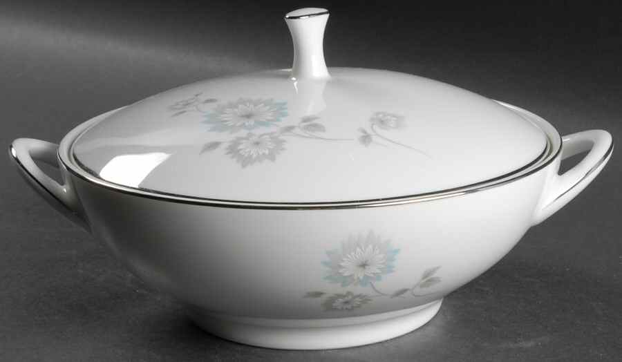 Dallas Round Covered Vegetable by Noritake-1