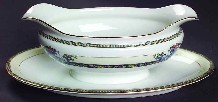 Daventry Gravy Boat with Attached Underplate by Noritake-1