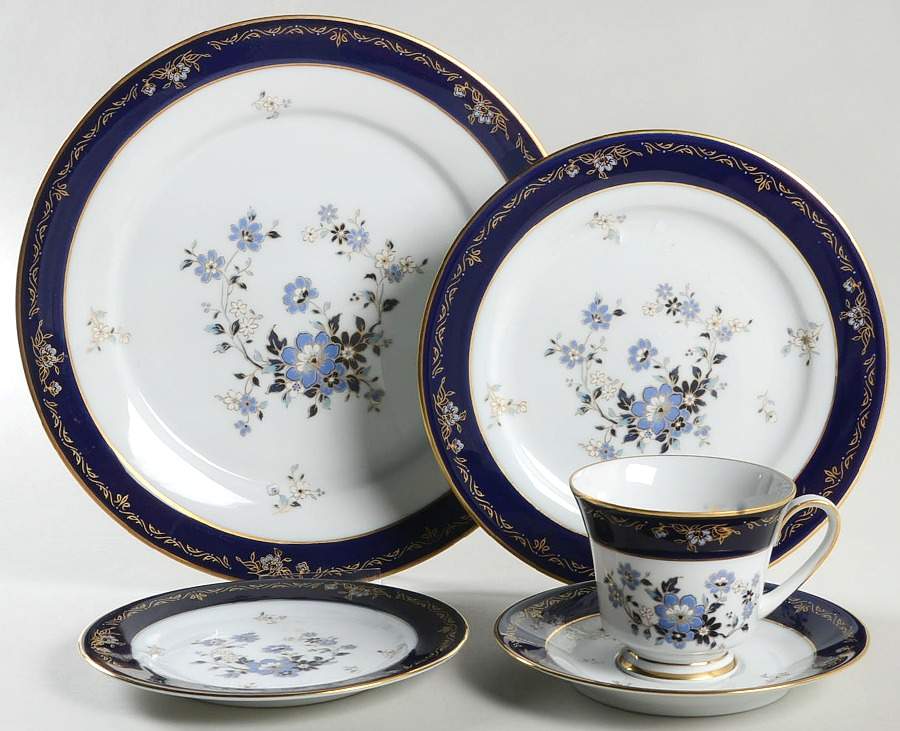 Dazure 5 Piece Place Setting by Noritake-1