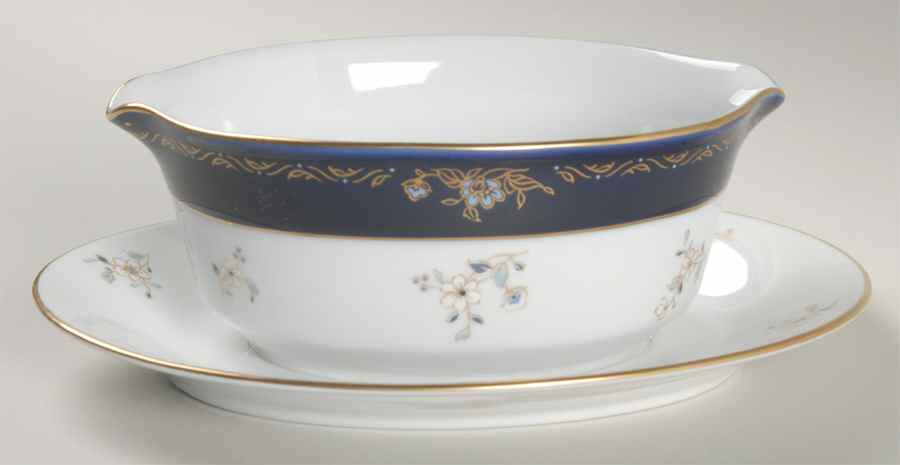 Dazure Gravy Boat with Attached Underplate by Noritake-1