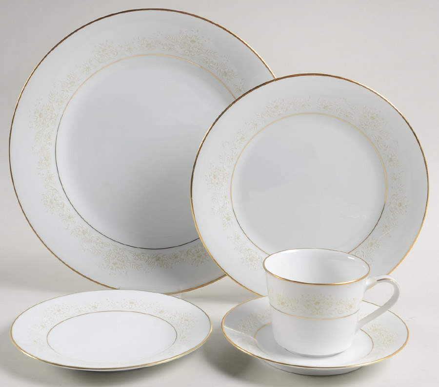 Dearest 5 Piece Place Setting by Noritake-1