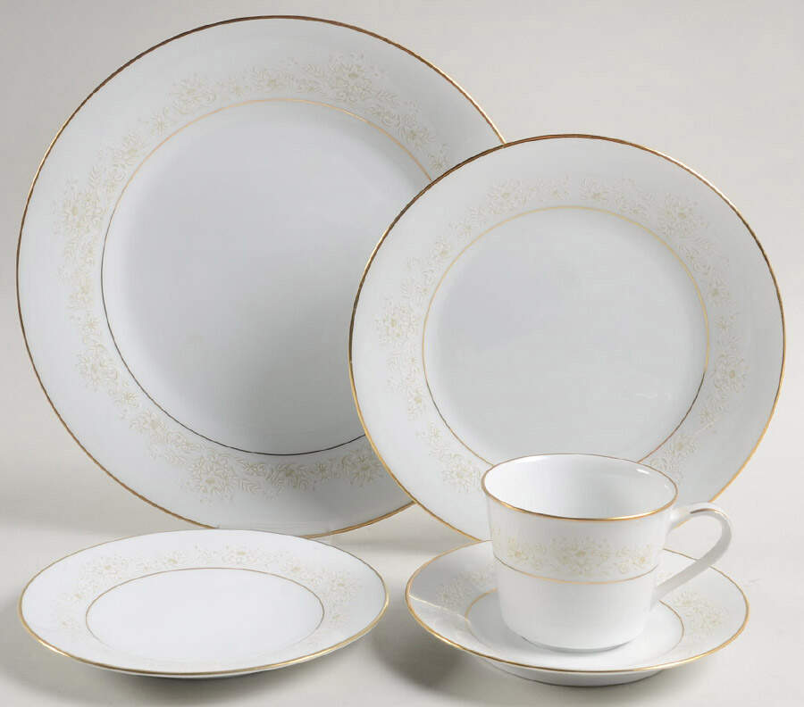 Dearest 40 Piece Estate Set by Noritake-1