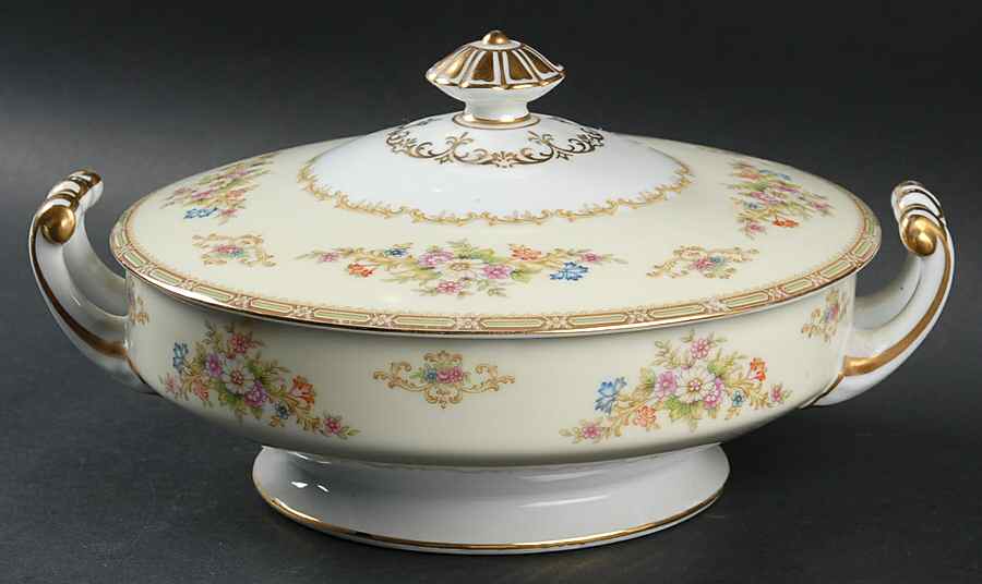 Deanna Round Covered Vegetable by Noritake-1