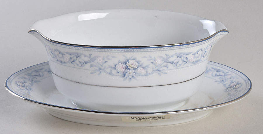 Dearborn Gravy Boat with Attached Underplate by Noritake-1