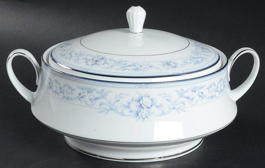 Dearborn Round Covered Vegetable by Noritake-1