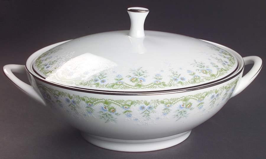 Dee Round Covered Vegetable by Noritake-1