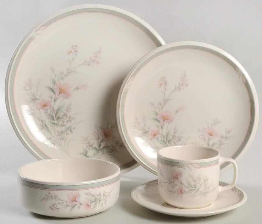 Deerfield 5 Piece Place Setting by Noritake-1