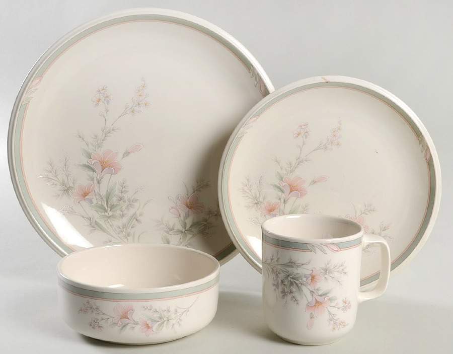 Deerfield 4 Piece Place Setting by Noritake-1