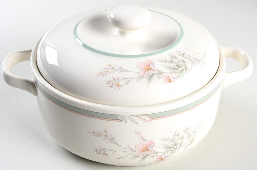 Deerfield 1.25 Qt Round Covered Casserole by Noritake-1