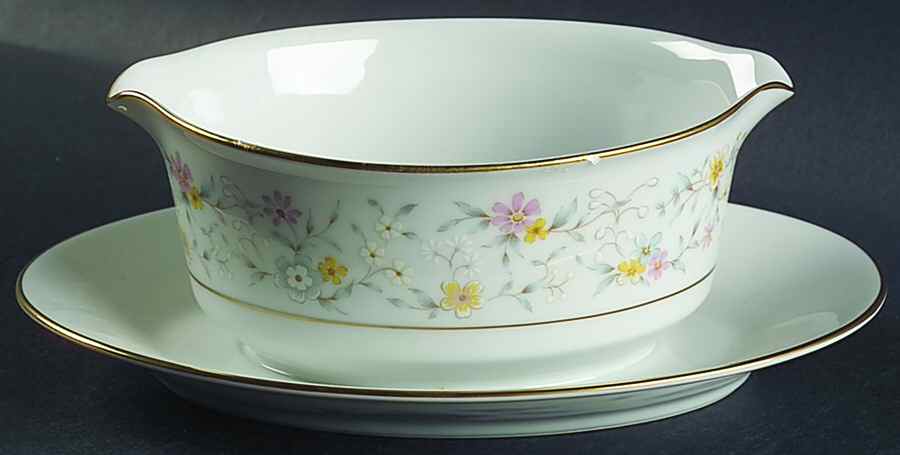 Delevan Gravy Boat with Attached Underplate by Noritake-1