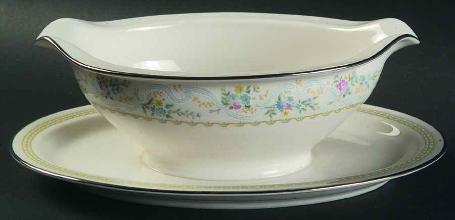 Delight Gravy Boat with Attached Underplate by Noritake-1
