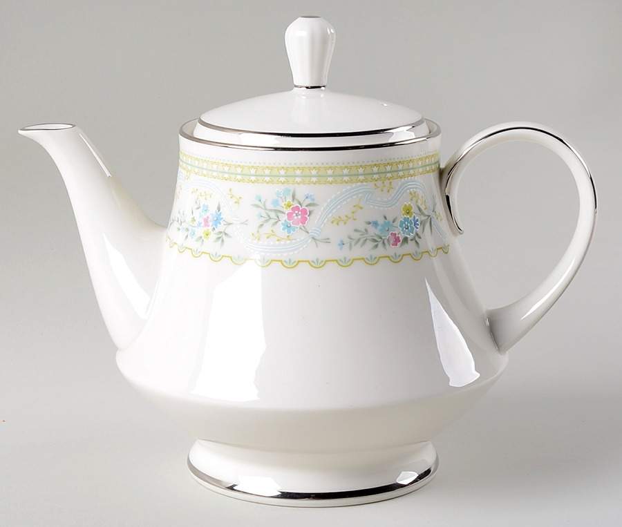 Delight Teapot & Lid by Noritake-1