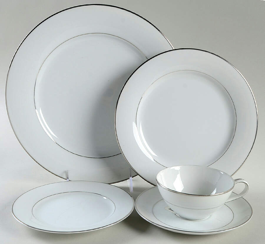 Derry 40 Piece Estate Set by Noritake-1