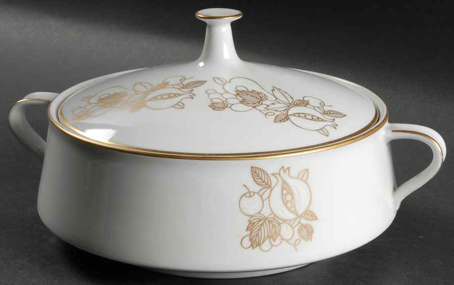 Della Robbia Round Covered Vegetable by Noritake-1
