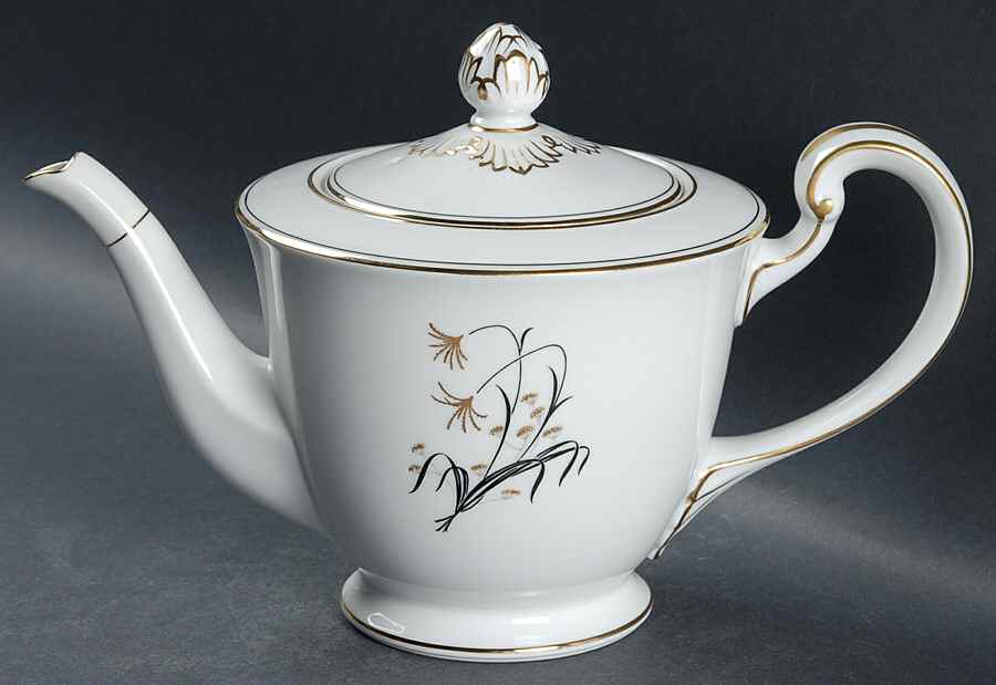 Diana (Gold Trim) Teapot & Lid by Noritake-1
