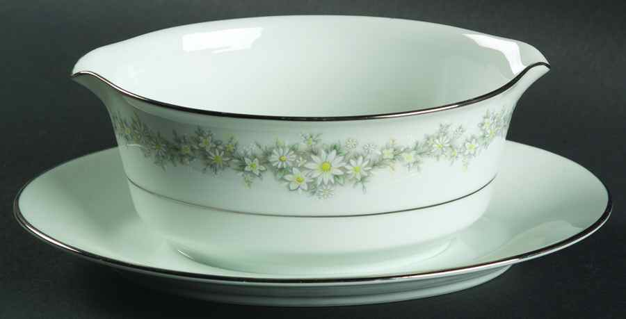 Donegal Gravy Boat with Attached Underplate by Noritake-1