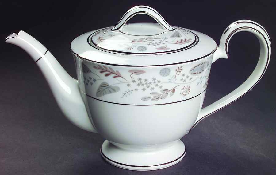 Doranne Teapot & Lid by Noritake-1