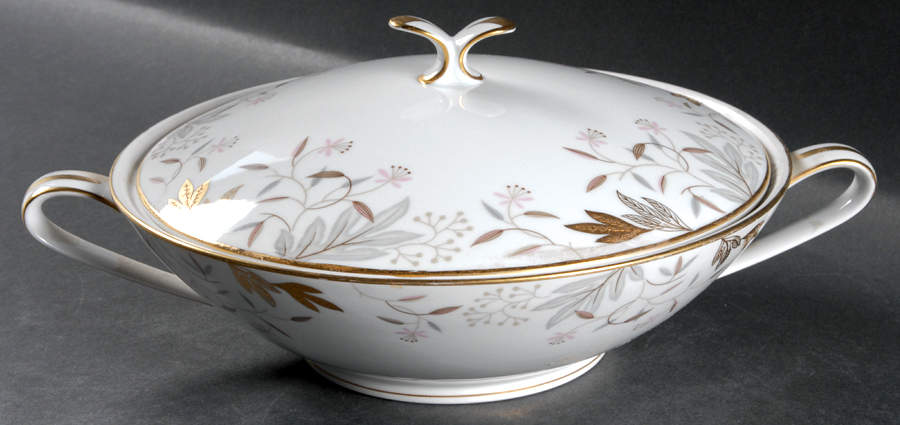 Dorian Round Covered Vegetable by Noritake-1