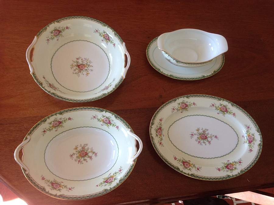 Dorrance 9" Round Vegetable Bowl by Noritake-1