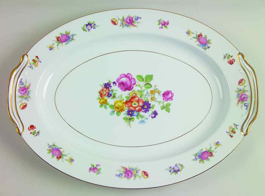 Dresala 16" Oval Serving Platter by Noritake-1