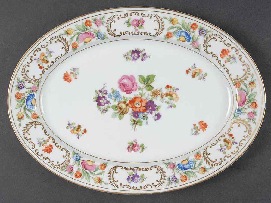 Dresalda 10" Oval Serving Platter by Noritake-1