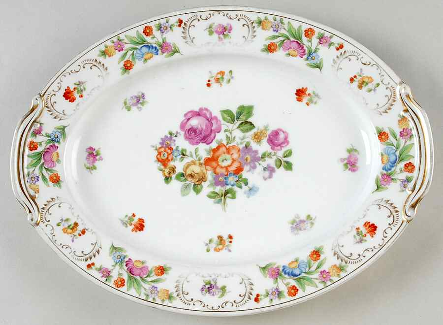 Dresalda 11" Oval Serving Platter by Noritake-1