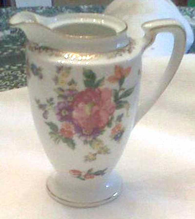 Dresdlina Berry Creamer by Noritake-1