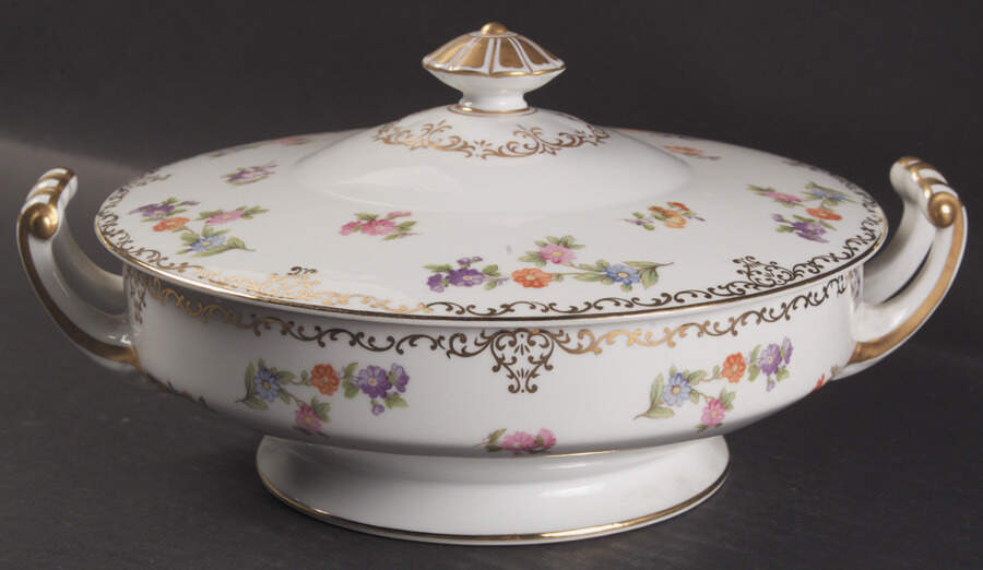 Dresdoll Round Covered Vegetable by Noritake-1