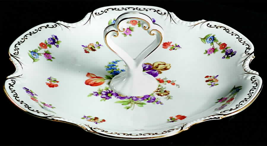 Dresdoll Candy Dish with Center Handle by Noritake-1