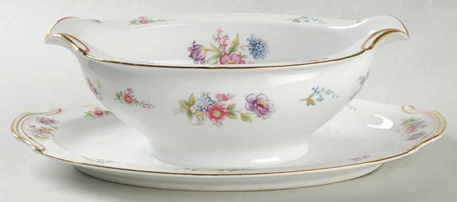Dresgay Gravy Boat with Attached Underplate by Noritake-1