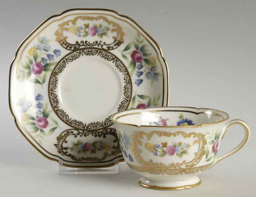 Dresolin Footed Cup & Saucer Set by Noritake-1