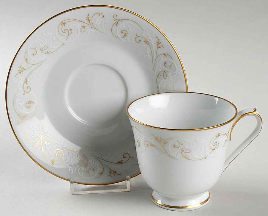 Duetto Footed Cup & Saucer Set by Noritake-1