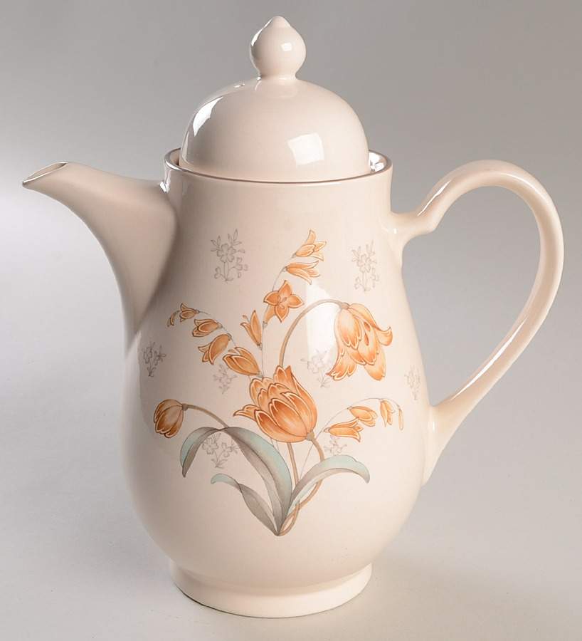 Dutch Treat Tea/Coffee Pot & Lid by Noritake-1