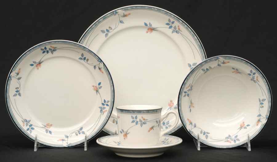 Eastfair 5 Piece Place Setting by Noritake-1