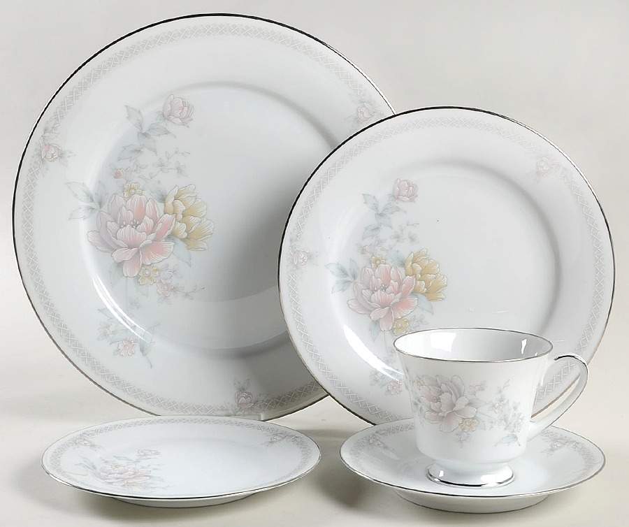 Easthampton 5 Piece Place Setting by Noritake-1