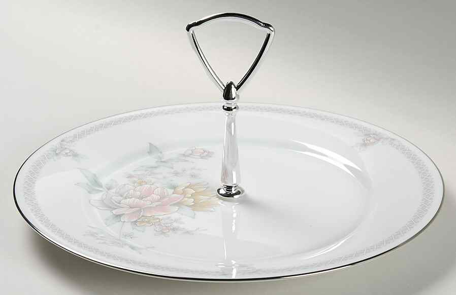 Easthampton Round Serving Plate with Handle (DP) by Noritake-1