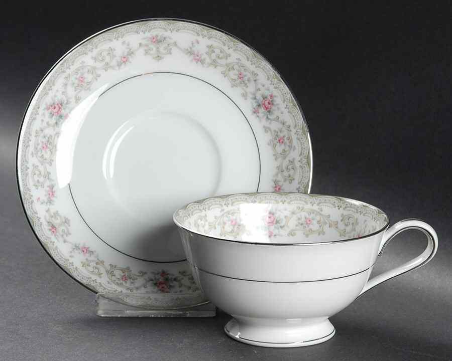 Edgewood Footed Cup & Saucer Set by Noritake-1