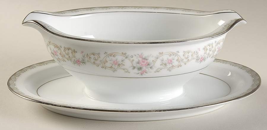 Edgewood Gravy Boat with Attached Underplate by Noritake-1