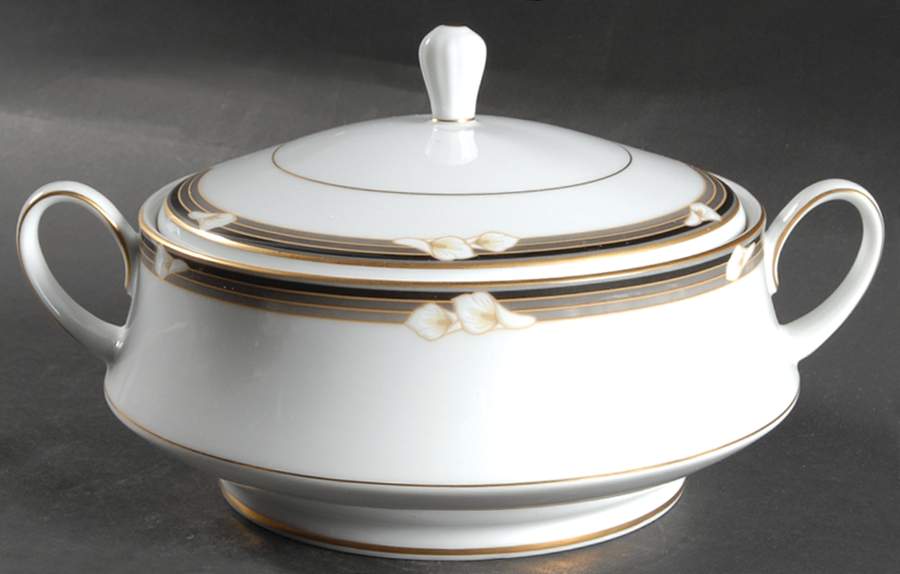 Ellington Round Covered Vegetable by Noritake-1