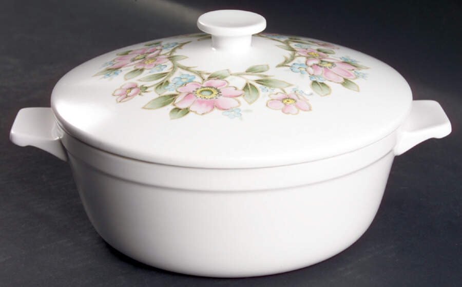 Elysian 1.75 Qt Round Covered Casserole by Noritake-1