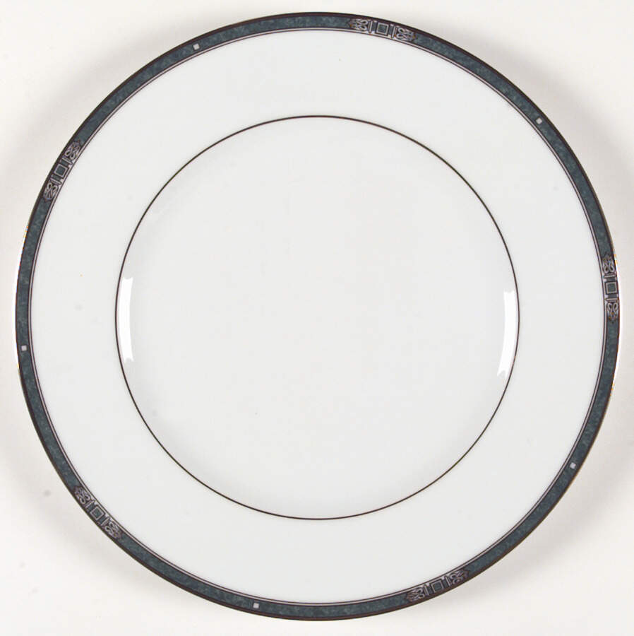Emerald Crest Dinner Plate by Noritake-1