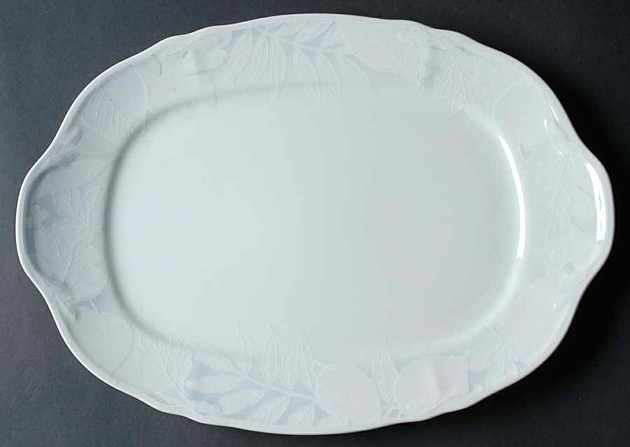 Engravings 14" Oval Serving Platter by Noritake-1