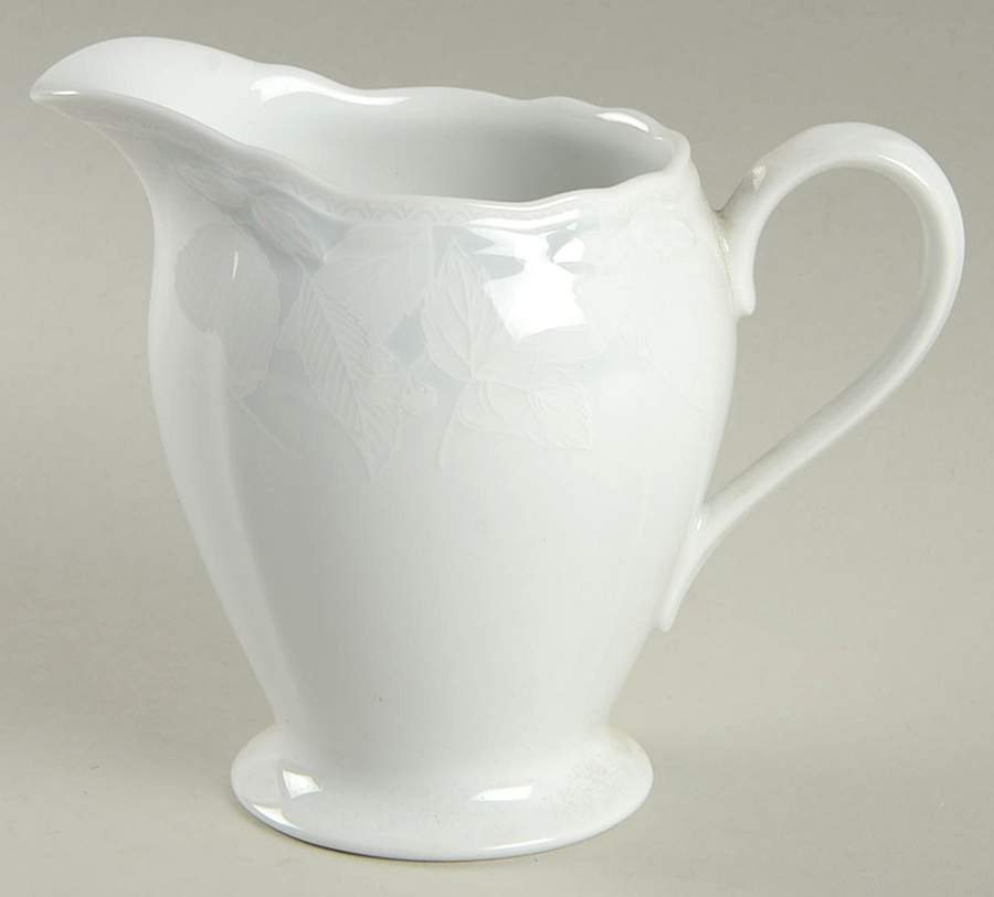Engravings Creamer by Noritake-1